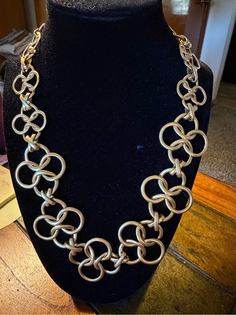 EUC Stella & Dot Gold-Tone Interlocking Circle Statement Necklace